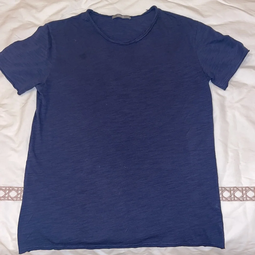 Y Two Jeans Navy Blue Slub Knit Crew Neck T-shirt - Picture 2 of 5